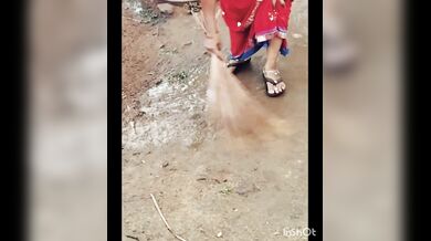 Desi bhabhi cleavage