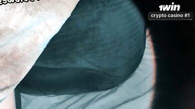 A fofa do TikTok arábe causou rebuliço ao cair em vídeo caseiro mais quente!