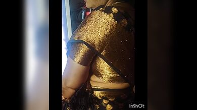 Saree navel bending bhabhi