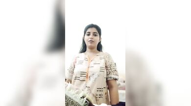 Gouthami-reddy-manthena-removing-dress-showing-bra & nude-milky-boobs-in-bedroom