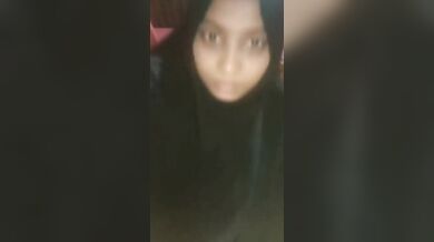 Suraiya horny bengali webslut hijabi girl try dildo in her pussy