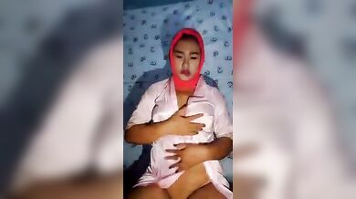 MARLBOROQUEENSEX – CEWEK LINGERIE PINK HIJAB MERAH SANGE