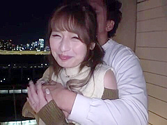 清楚な美人妻がラブラブエッチで淫らにパイパン濡らして潮吹き