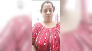 Unsatisfied Delhi Bhabhi Nude For Lover