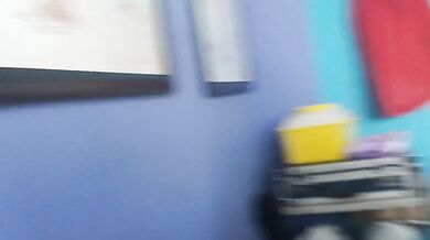 Vicenta Casada trabajando de prostituta en el puticlub tragando leche de su cliente