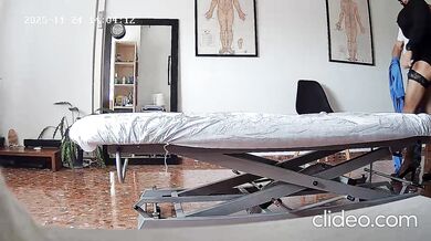 Vicenta la  mariquitacornuda mamando al amante de su mujer alimentandola con su leche