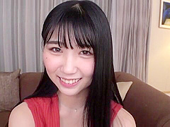 Fカップ美巨乳女子大生がミニスカパンチラして緊張しながらキス