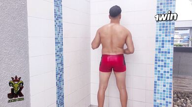 Brunette teenager creampied in pool – sultry sex.