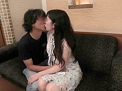 336KNB-283　【欲求不満な転勤族の巨尻奥様】「引っ越してきたばかりで、仕事もないし友達もいないし、夫も仕事だし…で暇なので」という事で桃尻奥様がAVに応募！！