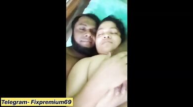 Pakistani Milf Aunty Nude Romance in Bed With Cousin